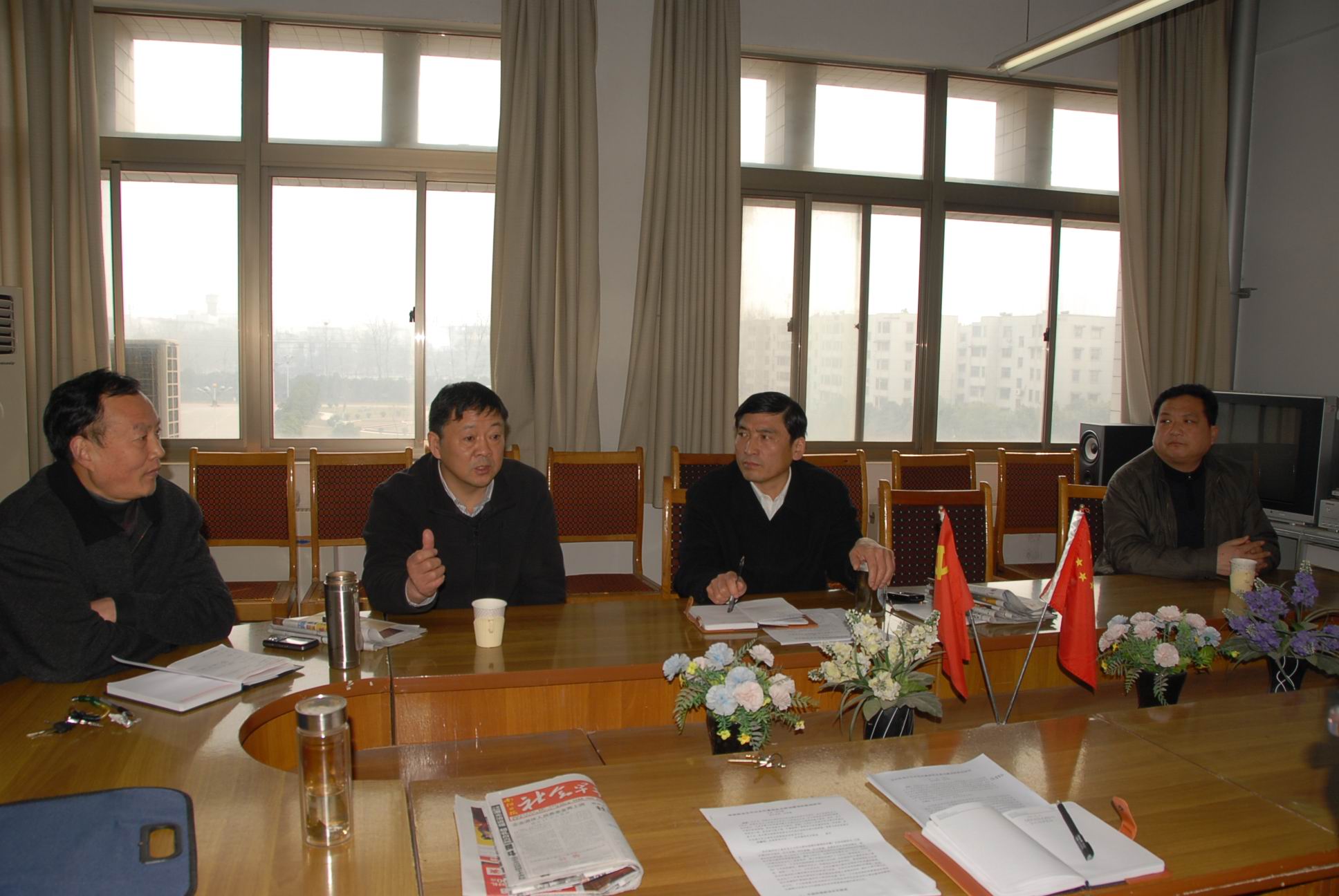 1深入政治与公共管理学院.JPG